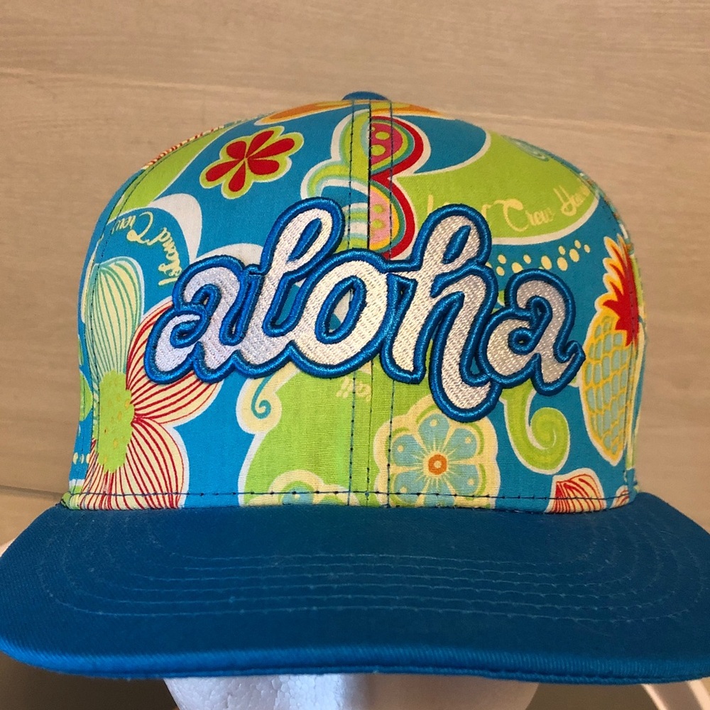 Island Crew Hawaii Aloha Raised Script Women’s Adjustable Hat NWOT Cap NEW